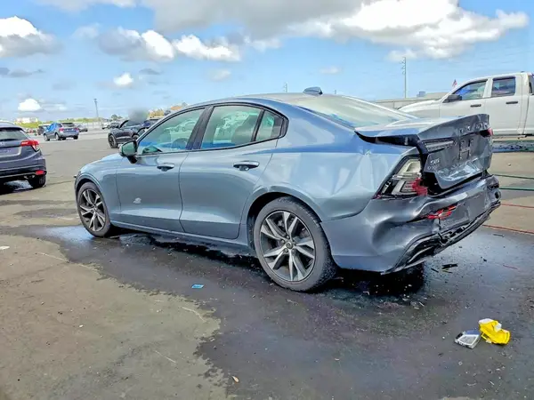 7JRA22TM0KG012802 2019 VOLVO S60 - Image 2