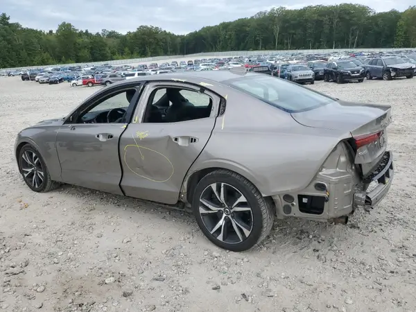7JRA22TM2KG007276 2019 VOLVO S60 - Image 2