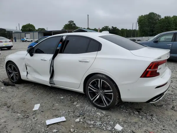 7JRA22TM2KG013207 2019 VOLVO S60 - Image 2