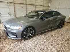 7JRA22TM2KG015300 2019 VOLVO S60