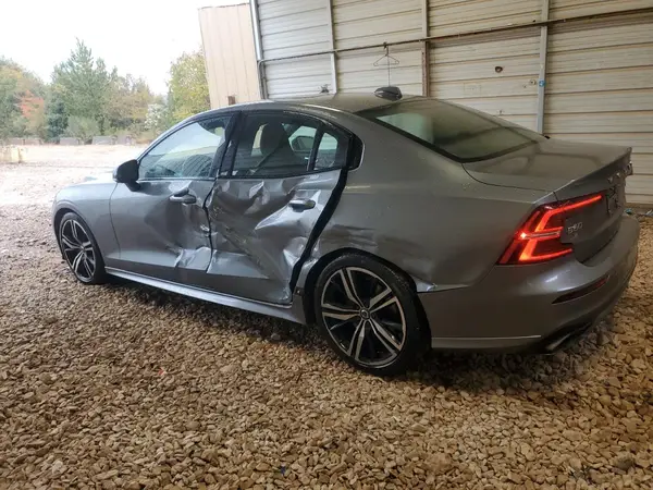 7JRA22TM2KG015300 2019 VOLVO S60 - Image 2