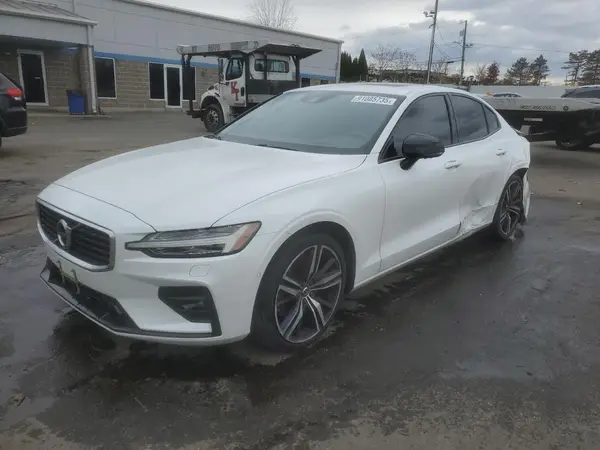 7JRA22TM2KG016396 2019 VOLVO S60 - Image 1