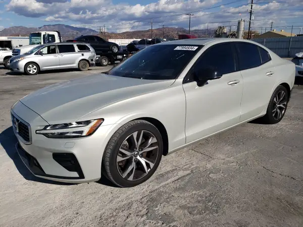 7JRA22TM3KG013071 2019 VOLVO S60 - Image 1