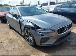 7JRA22TM3LG030549 2020 VOLVO S60