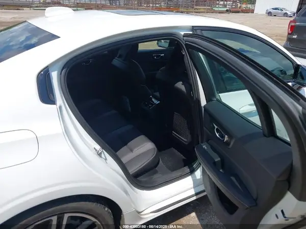 7JRA22TM3MG091756 2021 VOLVO S60 - Image 8