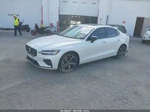 7JRA22TM3MG092468 2021 VOLVO S60 - Image 2