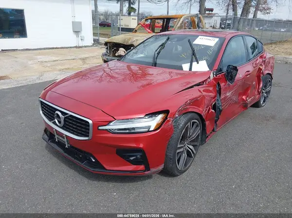 7JRA22TM4KG004573 2019 VOLVO S60 - Image 2