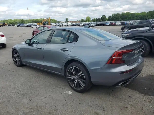 7JRA22TM4KG014178 2019 VOLVO S60 - Image 2