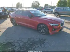 7JRA22TM4KG015332 2019 VOLVO S60