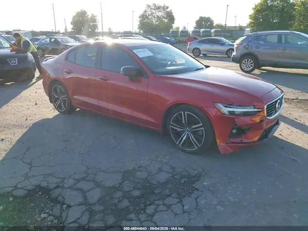 7JRA22TM4KG015332 2019 VOLVO S60 - Image 1