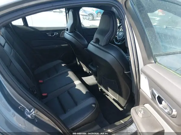7JRA22TM5KG006770 2019 VOLVO S60 - Image 8