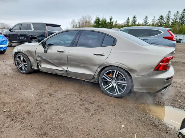 7JRA22TM6KG004283 2019 VOLVO S60 - Image 2
