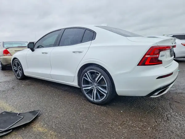 7JRA22TM6KG014005 2019 VOLVO S60 - Image 2