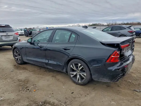 7JRA22TM7KG012814 2019 VOLVO S60 - Image 2