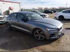 7JRA22TM7KG014031 2019 VOLVO S60