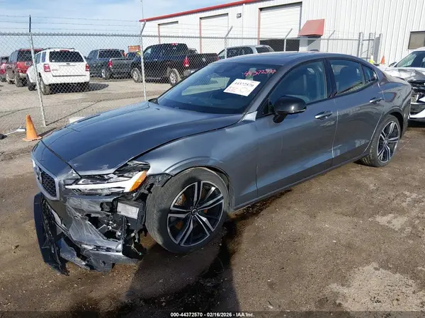 7JRA22TM7KG014031 2019 VOLVO S60 - Image 2