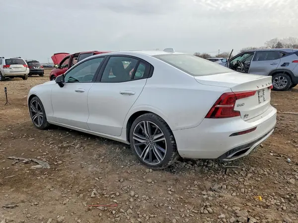 7JRA22TM7KG014501 2019 VOLVO S60 - Image 2