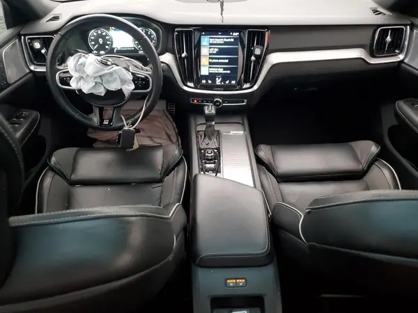 7JRA22TM8KG006049 2019 VOLVO S60 - Image 8