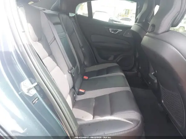 7JRA22TM8KG015219 2019 VOLVO S60 - Image 8
