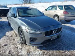 7JRA22TM8KG018038 2019 VOLVO S60