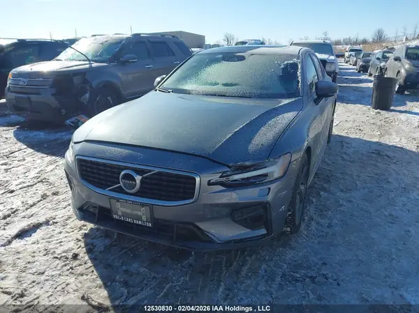 7JRA22TM8KG018038 2019 VOLVO S60 - Image 2