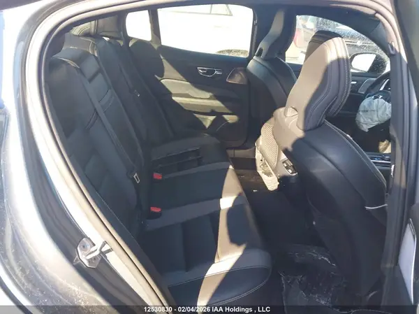 7JRA22TM8KG018038 2019 VOLVO S60 - Image 8