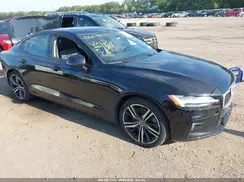 7JRA22TM9KG004973 2019 VOLVO S60