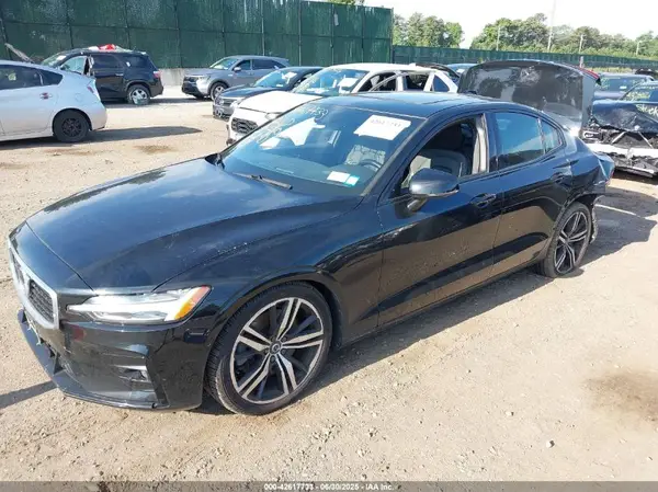 7JRA22TM9KG004973 2019 VOLVO S60 - Image 2