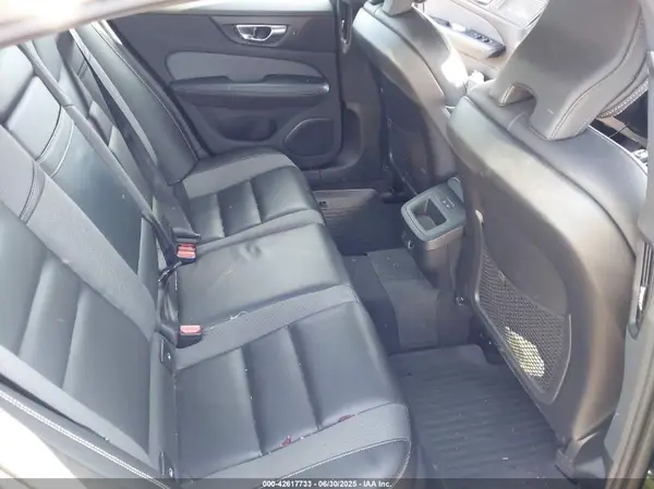 7JRA22TM9KG004973 2019 VOLVO S60 - Image 8