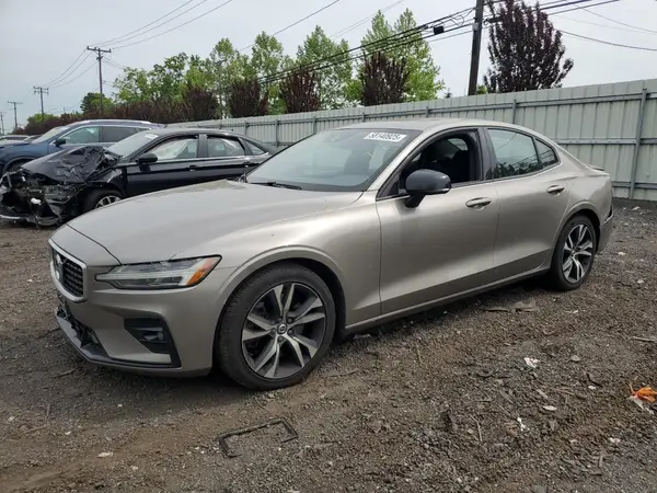 7JRA22TM9KG015326 2019 VOLVO S60 - Image 1