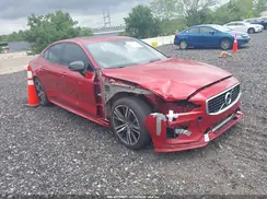 7JRA22TMXKG001001 2019 VOLVO S60