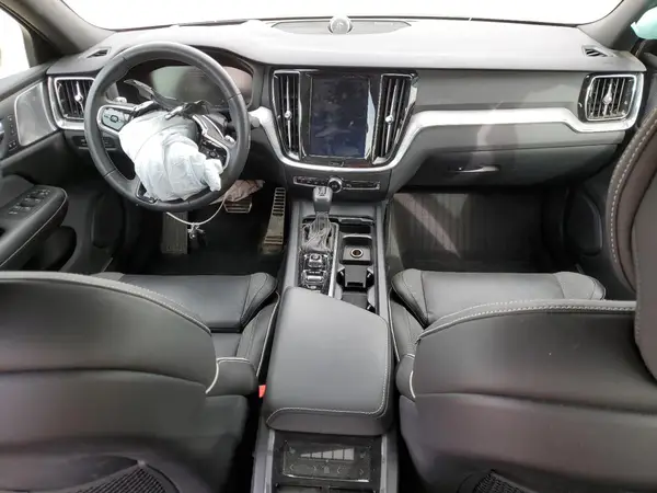 7JRA22TMXLG037370 2020 VOLVO S60 - Image 8