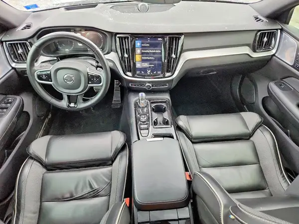 7JRBR0FM2KG014177 2019 VOLVO S60 - Image 8