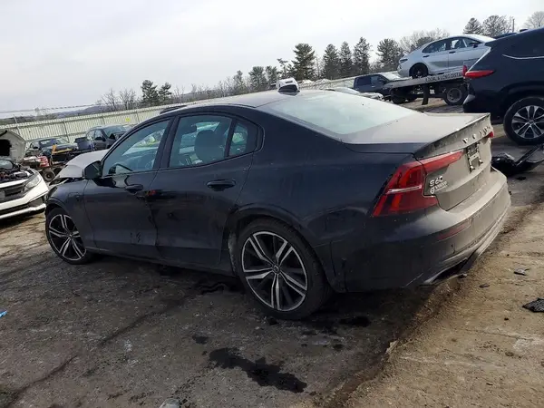 7JRBR0FM5KG017588 2019 VOLVO S60 - Image 2