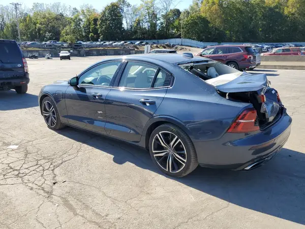 7JRBR0FZ9NG161287 2022 VOLVO S60 - Image 2