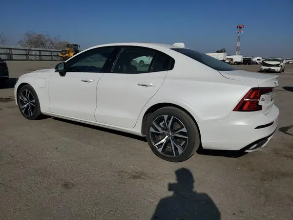 7JRBR0FZXNG175781 2022 VOLVO S60 - Image 2