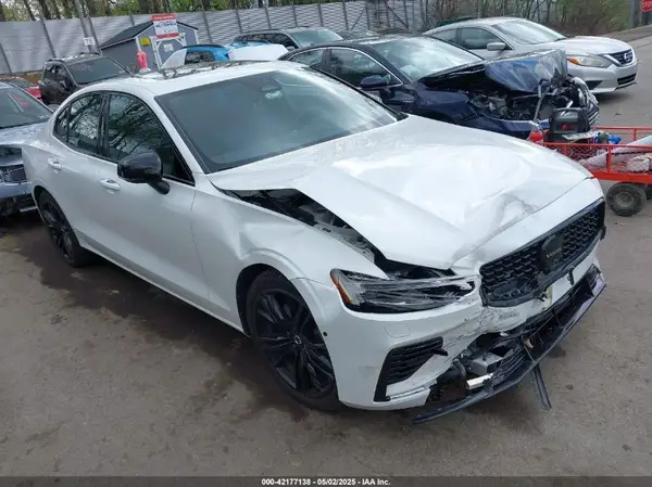 7JRH60FH8RG290119 2024 VOLVO S60 - Image 1