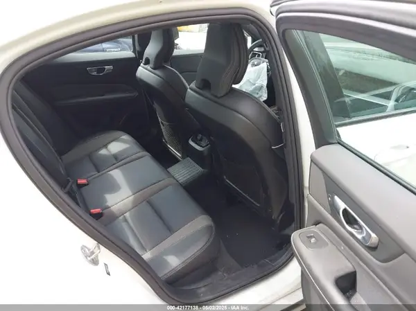 7JRH60FH8RG290119 2024 VOLVO S60 - Image 8
