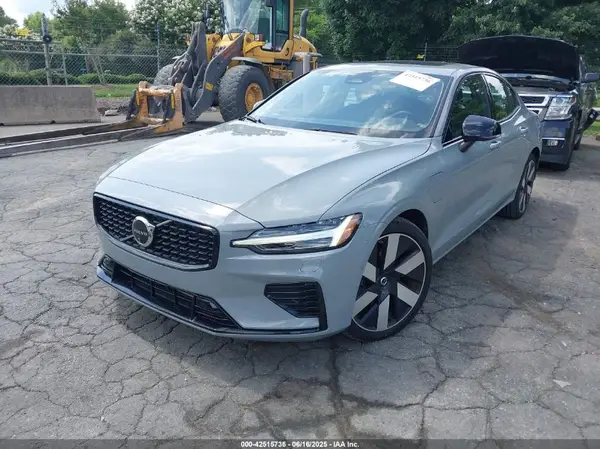 7JRH60FL5RG305681 2024 VOLVO S60 - Image 2