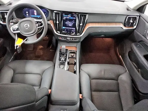 7JRL12FC0SG366866 2025 VOLVO S60 - Image 8
