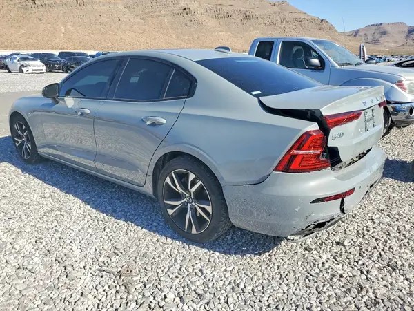 7JRL12FC5SG366992 2025 VOLVO S60 - Image 2