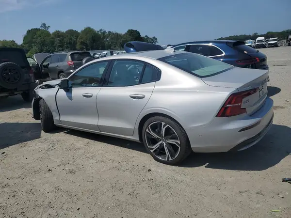 7JRL12FC7SG368680 2025 VOLVO S60 - Image 2