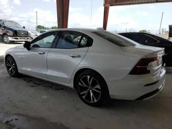 7JRL12FCXSG368978 2025 VOLVO S60 - Image 2