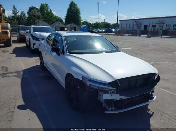 7JRL12FH5RG314705 2024 VOLVO S60 - Image 1