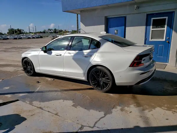 7JRL12FH8RG306775 2024 VOLVO S60 - Image 2