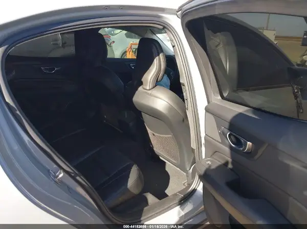 7JRL12FJ0SG362525 2025 VOLVO S60 - Image 8