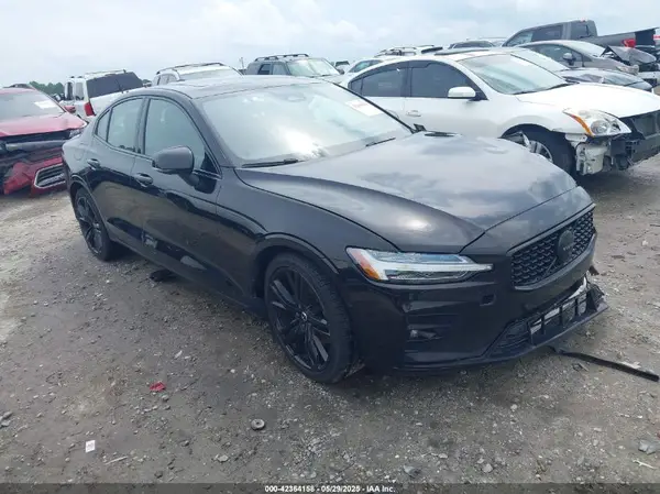 7JRL12FJ3PG250292 2023 VOLVO S60 - Image 1