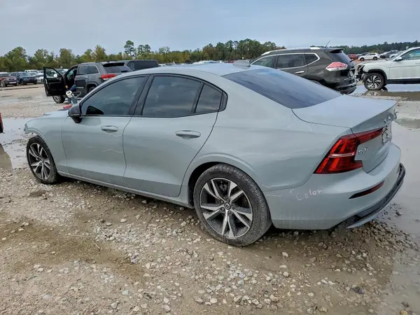 7JRL12FJ9SG366928 2025 VOLVO S60 - Image 2
