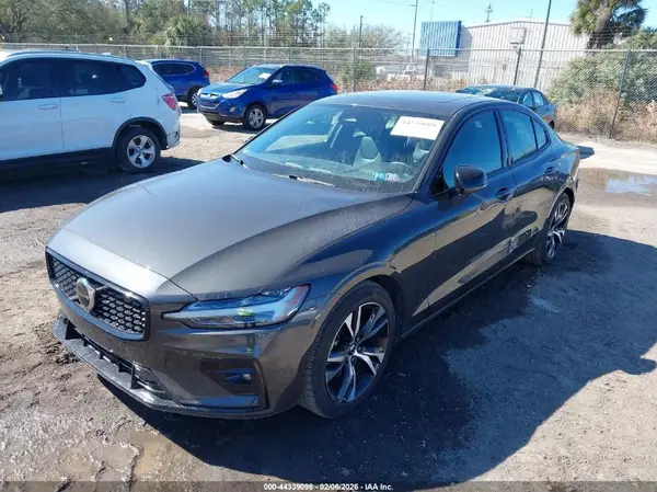 7JRL12FK2RG325172 2024 VOLVO S60 - Image 2
