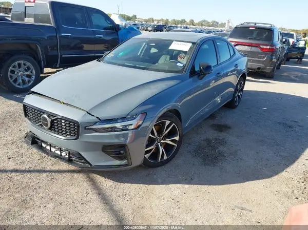 7JRL12FK4RG321320 2024 VOLVO S60 - Image 2